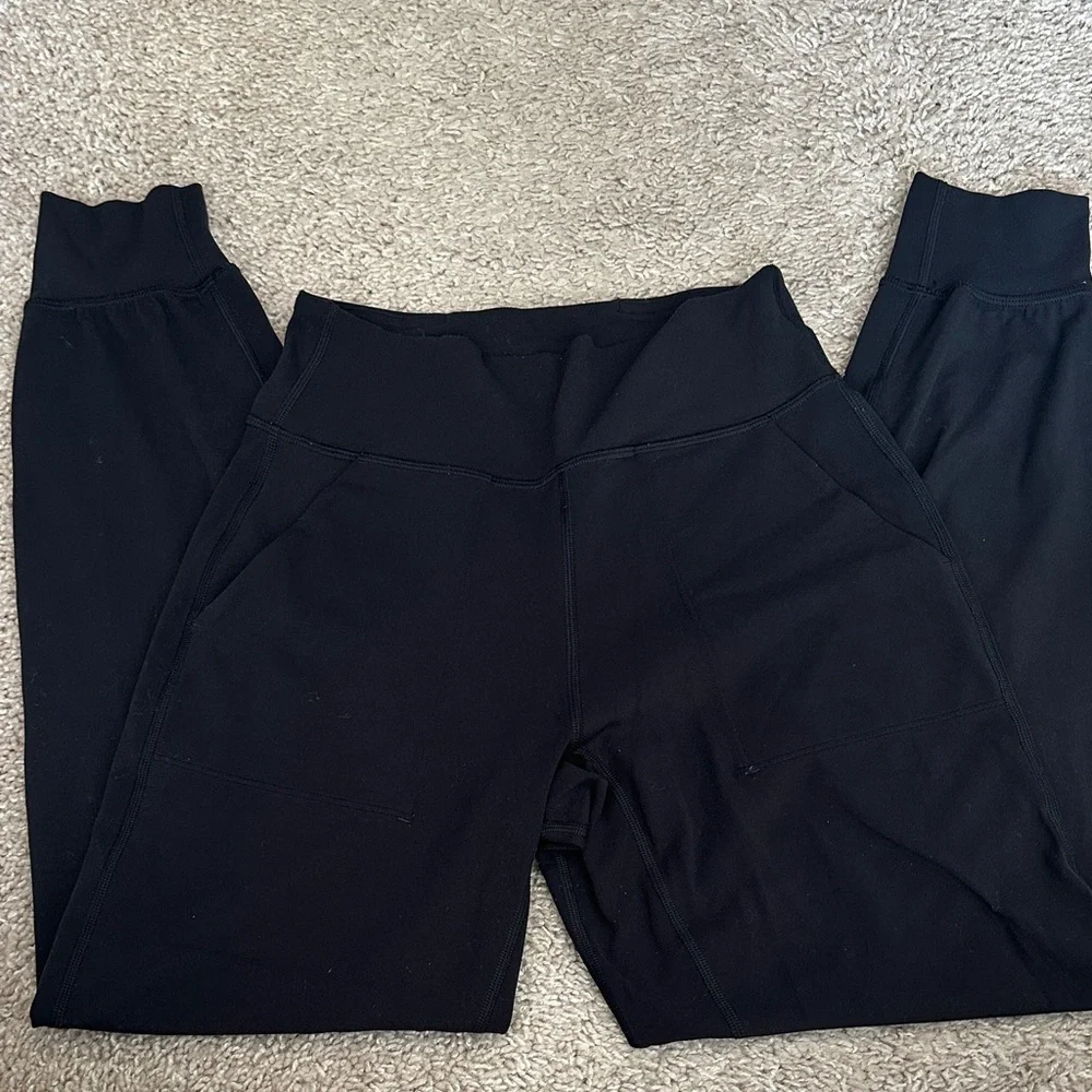 Lululemon Black Align Joggers size 4.